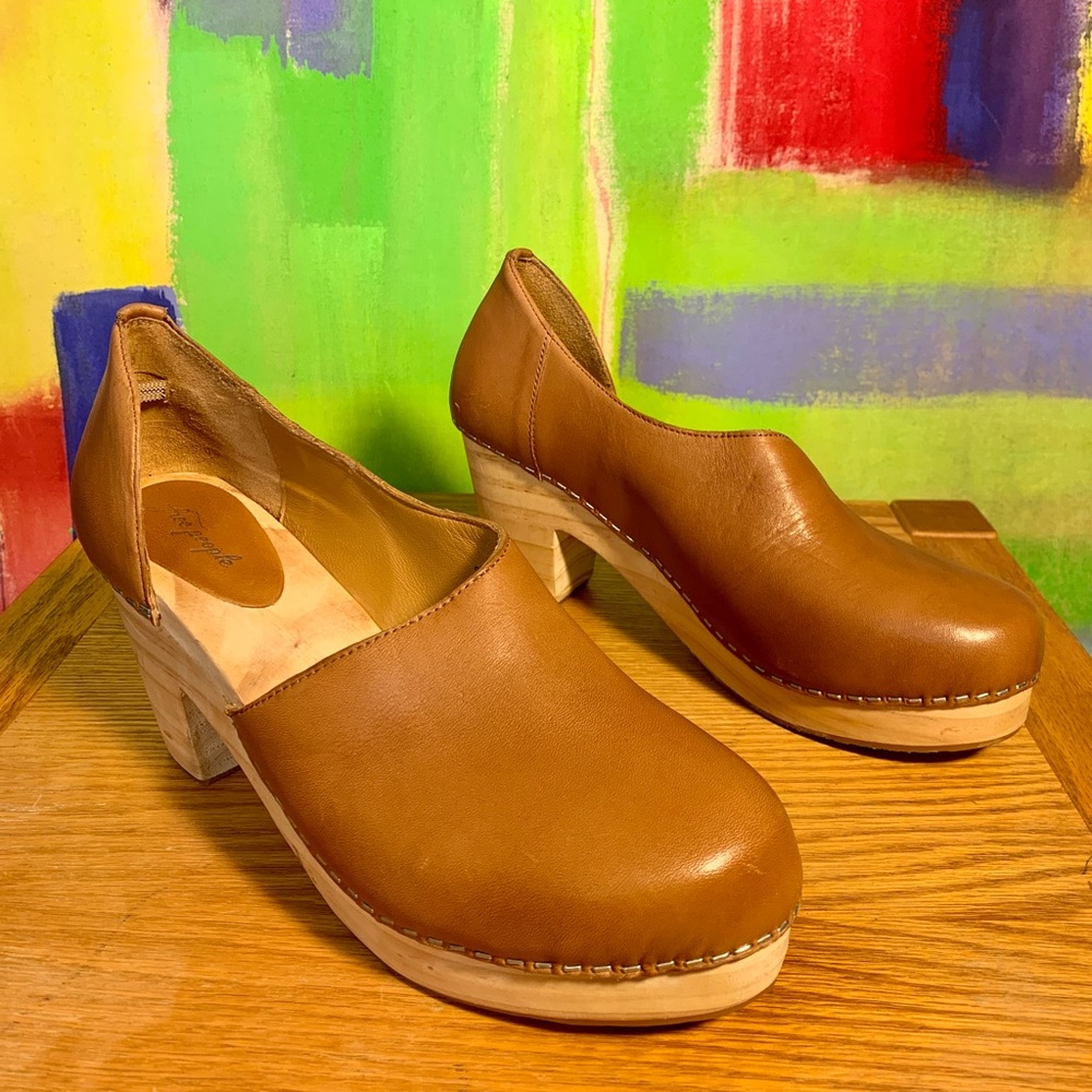 Free People Natural Leather Clogs. Size 38